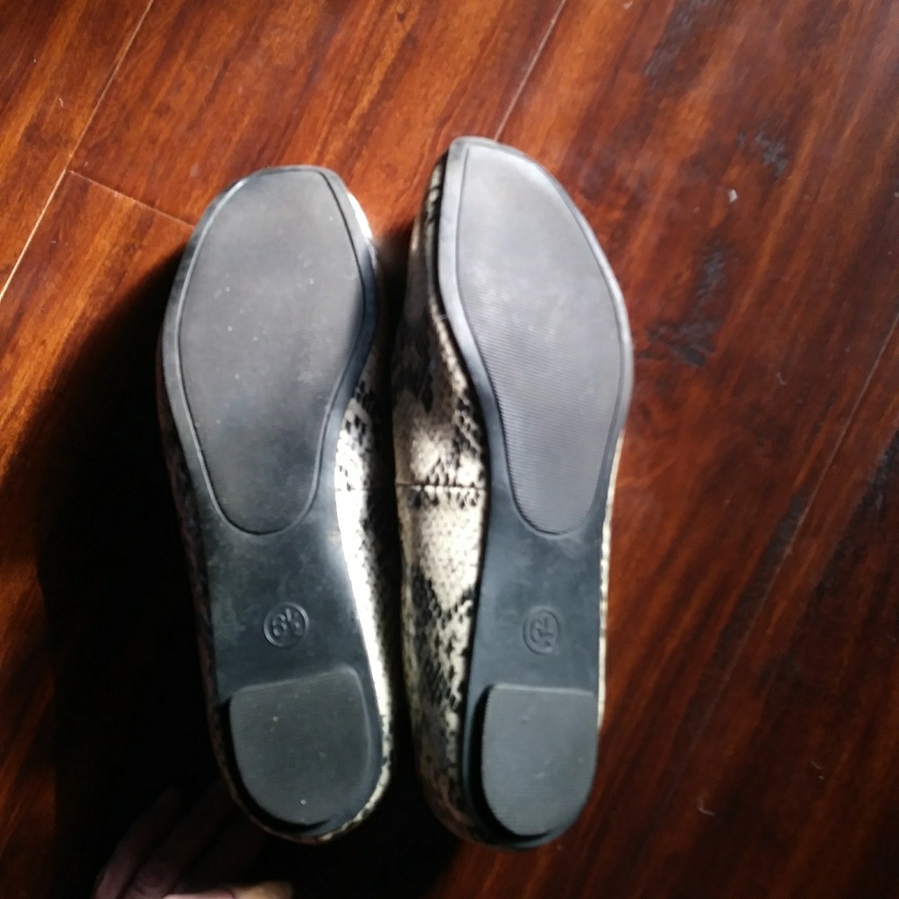 Shoes - Picture 4 of 4